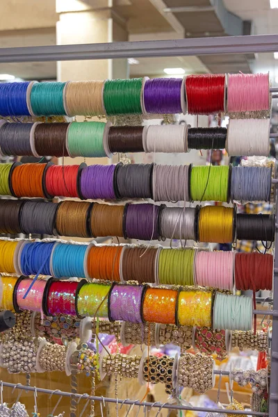 Cordas Correntes Coloridas Bijoux Material Artesanato Joalharia Carretéis — Fotografia de Stock