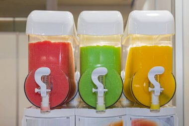 Üç Renkli Yumuşak Meyve Suyu Söndürücü