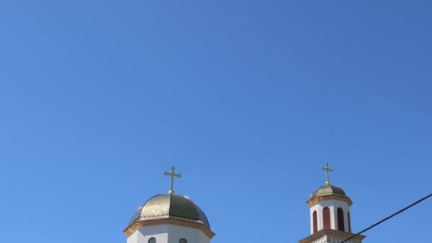 塞尔维亚贝尔格莱德 2022年4月13日 位于索尔辛的塞尔维亚东正教使徒圣马修教堂倒塌 — 图库视频影像