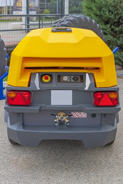 Compact Portable Air Compressor Integrated Trailer Rear View — Stock Photo, Image