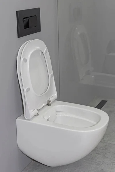 Assento Toalete Montado Parede Com Tampa Aberta — Fotografia de Stock