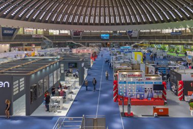Belgrad, Sırbistan - 27 Nisan 2022: Büyük Fuar Salonunda İnşaat Fuarı Fuarı Fuarı Fuarı.