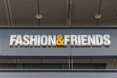 Belgrad, Sırbistan - 09 Nisan 2022: Modern Alışveriş Moda ve Arkadaşları MultiBrand Company 3d Logo İşareti.