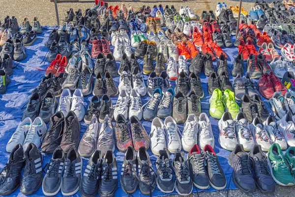 Belgrade Serbia March 2022 Many Used Sneakers Sports Shoes Sale — Stock Photo, Image
