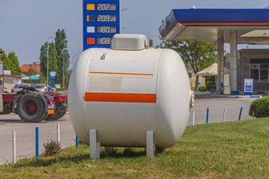 Propan Butane Doğal Gaz Şişesi Yerin Üzerinde
