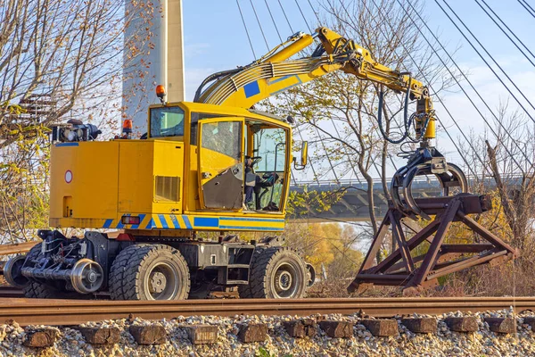 Removing Old Railroad Buffer Stop Railway Tracks Grappling Forks Digger — Stock Photo, Image