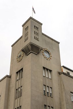 Yüksek Kule 'de Sanatsal Deco Saat Tepesinde Bayrak