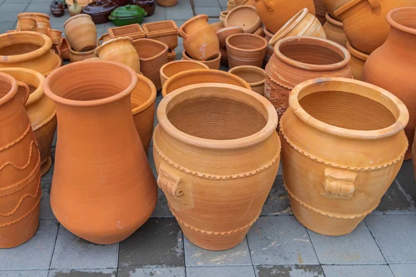 Große Tongefäße Töpfchen Terrakottatöpfe — Stockfoto