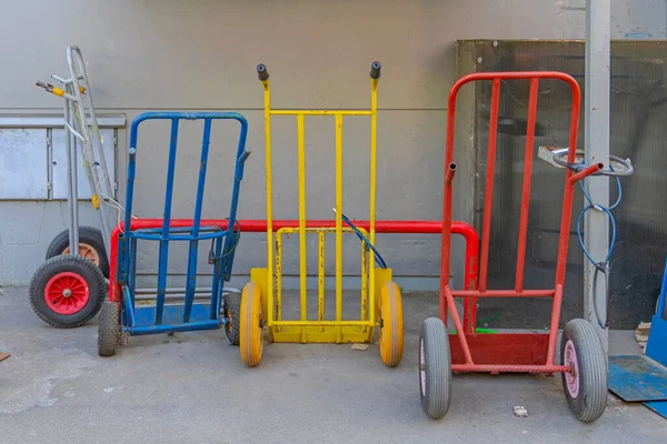 Hand Transportation Carts Chained Metal Poles Safety Parking — 图库照片