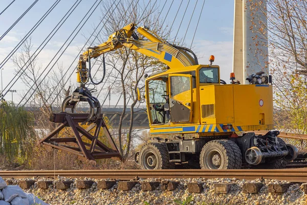 Removing Old Railroad Buffer Stop Railway Tracks Grappling Forks Digger — Stock Photo, Image