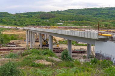 Beton Yol Köprüsü Otoyol Ağı Demiryolu İnşaat Alanı Üzerinde