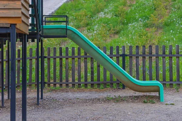 Gröna Slide Barn Lekplats Kul Kids Park — Stockfoto