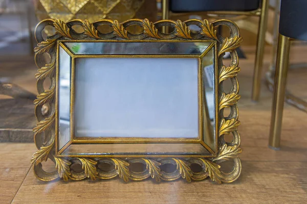 Old Gold Luxury Horizontal Picture Frame Desk — Stock Photo, Image