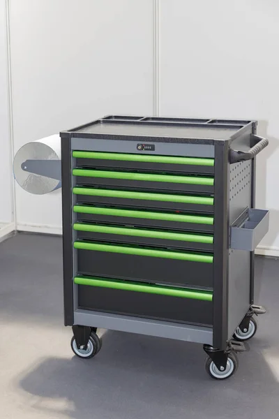 바퀴달린 Cart Drawers Dial Combination Lock Service Garage — 스톡 사진