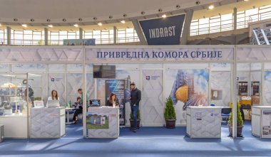 Belgrad, Sırbistan - 27 Nisan 2022: Sırbistan Ticaret Odası İnşaat Fuarı Fuar Salonu 'nda İnşaat Fuarı Fuarı Fuarı Fuarı Fuarı Fuarı.