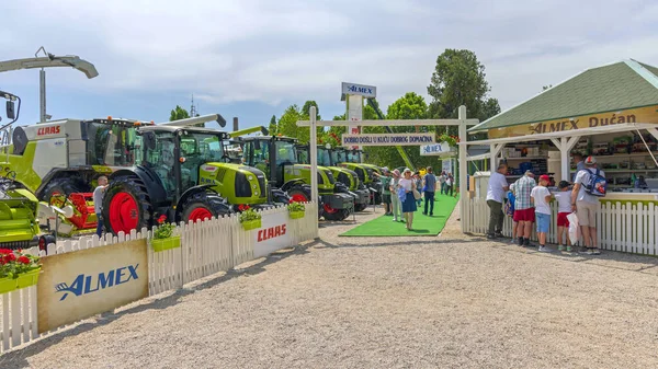 Novi Sad Serbien Maj 2022 Traktorer Och Skördetröskor Claas Almex — Stockfoto