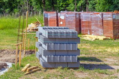 Pallet Evi İnşaat Alanında Yeni Standart Beton Bloklar