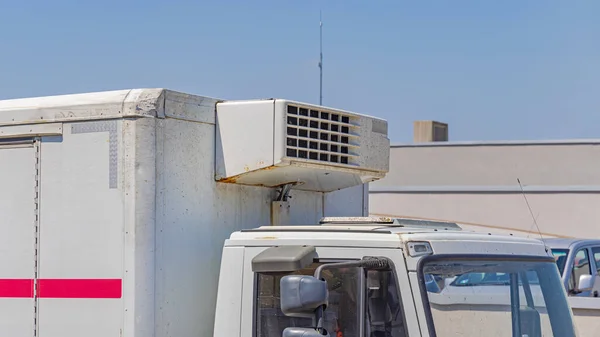 Kühlung Der Hvac Thermoeinheit Bei Big Box Delivery Truck Cabin — Stockfoto