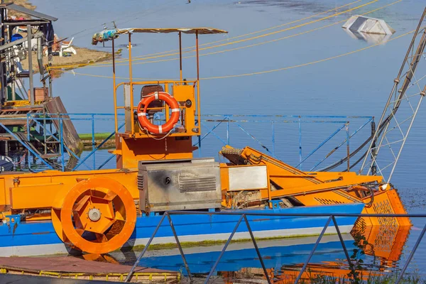 Göldeki Su Otu Toplama ve Su Yolu Enkazı Yönetimi Özel Operasyonu