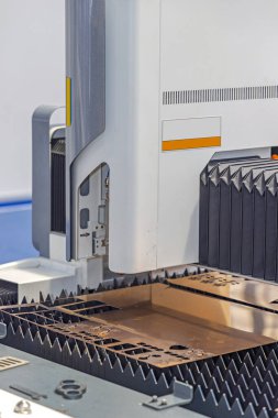 CNC Lazer Kesme Makinesi Parça Üretim Teknolojisi