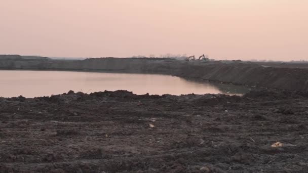Grande Operação Riverbed Areia Mineração Escavação Lago Água Ambiente Pan — Vídeo de Stock