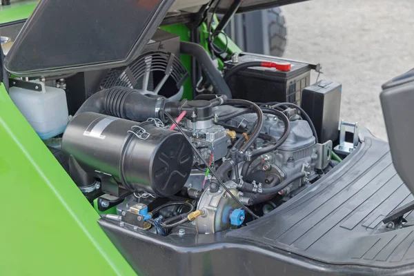 Dual Fuel Gas Benzinemotor Open Dekking Bij Heftruck — Stockfoto