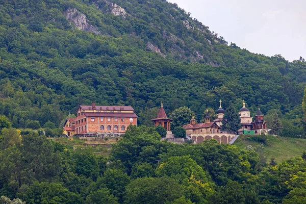 Paracin Sérvia Junho 2022 Mosteiro Ortodoxo Sérvio Lesje Montanha Rtanj — Fotografia de Stock