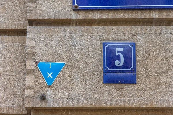 Enamel Number Five Blue Triangle Sign House Wall —  Fotos de Stock