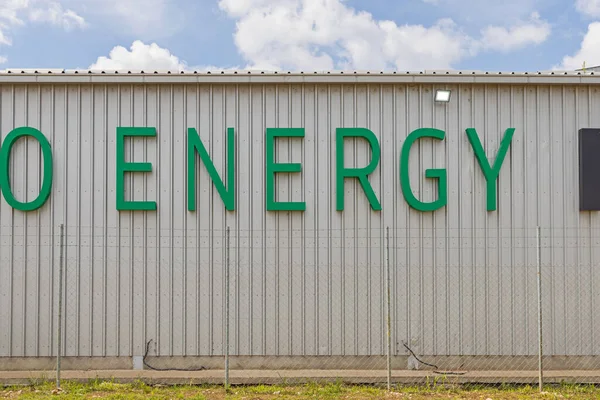 Zelená Značka Energie Průmyslové Budově — Stock fotografie