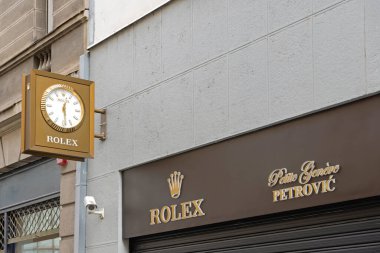 Belgrad, Sırbistan - 13 Mart 2022: Lüks İsviçre Saat Dükkanı Rolex Petite Geneve Petroviç Başkentte.
