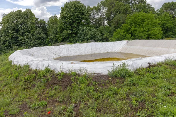 Polyethylene Lined Open Tank Storage Reservoir Farm Irrigation Low Water — Stock Photo, Image