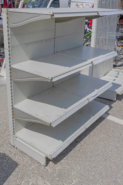 Old Metal Shelf Food Shop Empty Goods — Stockfoto