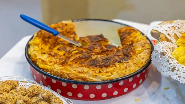 Prato Pastelaria Tradicional Gibanica Com Queijo Balcãs Cozinha — Fotografia de Stock