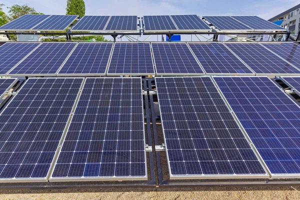 Velké Solární Panely Mobilní Pole Úhel Elektrické Energie — Stock fotografie