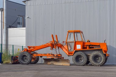 Otoyol Sınıfı Bıçak Turuncu İnşaat Makinesi