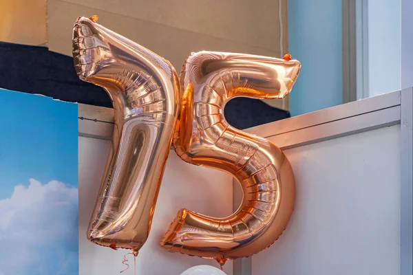 Siedemdziesiąt Pięć Lat Świętowania Folii Balony Helowe — Zdjęcie stockowe