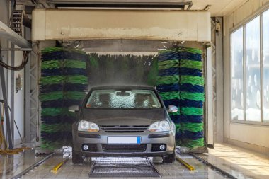 Drive Through Automatic Car Wash Machine Tunnel