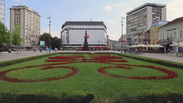 Nis Serbia August 2022 People Walking King Milan Square City — Video