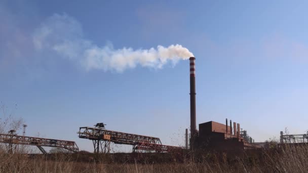 Steel Mill Factory Industrial Air Pollution Chimney Smoke Problem Global — 图库视频影像