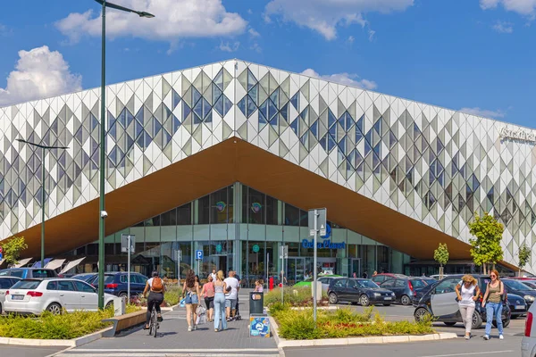 Nis Serbia August 2022 Entrance New Modern Shopping Mall Delta — Fotografia de Stock