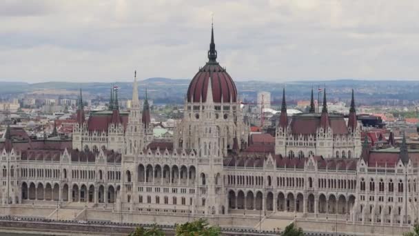 Hungarian Parliament Building Landmark Danube River Capital City Budapest Summer — Stockvideo