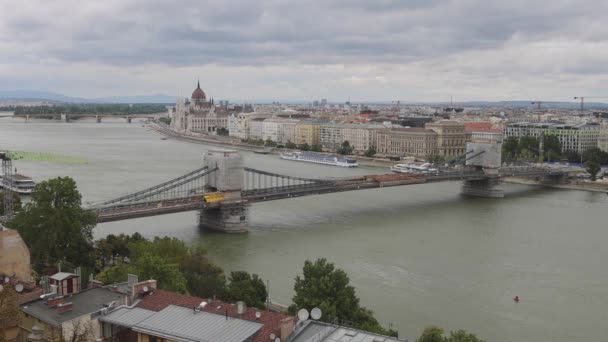 Renovation Chain Bridge Szechenyi Danube River Budapest Summer Day — Stockvideo