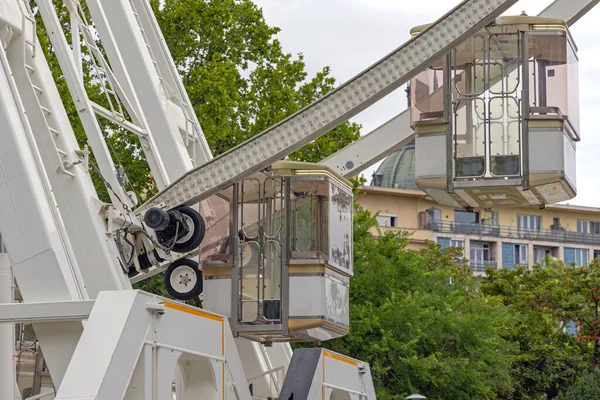 White Ferris Wheel Rotate Tourists Attraction Budapest Close — Photo