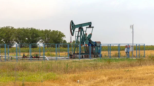 Pumping Oil Well Pump Jack Field Pumpjack — Stock Fotó