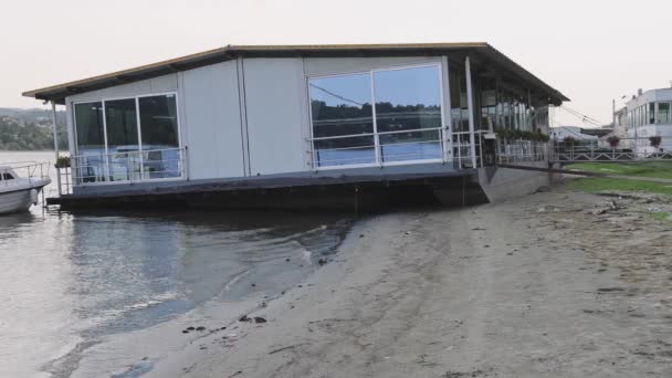 Pontoon Restaurant Low Water Tide River Danube Problems — Stok Video