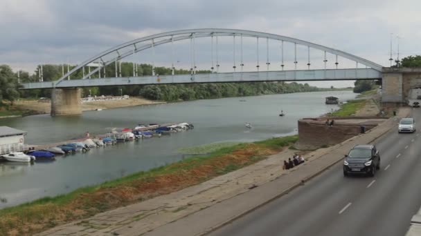 Szeged Hungria Agosto 2022 Downtown Belvarosi Bridge River Tisza Hot — Vídeo de Stock