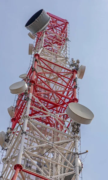 通讯塔结构天线无线Gsm网Internet Top — 图库照片
