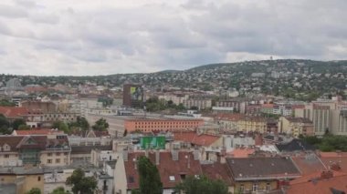 Budapeşte, Macaristan - 31 Temmuz 2022: Budapeşte Şehri Bulutlu Hava Günü.