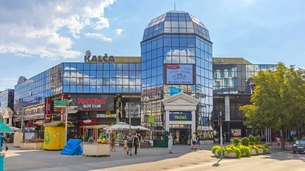 Nis Sérvia Agosto 2022 Centro Comercial Tradicional Calca Stores Glass — Fotografia de Stock