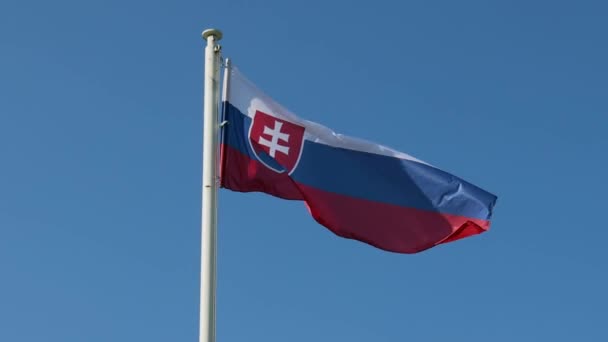 Bandeira Nacional Eslováquia Blue Sky Sunny Day Zoom — Vídeo de Stock